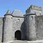 Face Au Chateau De Thy 아파트
