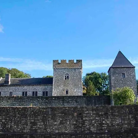 Apartment Face Au Chateau De Thy *
