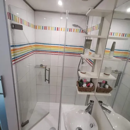 Face Au Chateau De Thy Thy-le-Chateau