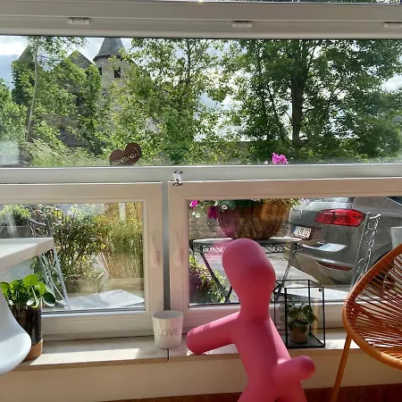 Face Au Chateau De Thy *