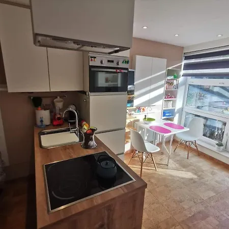 Face Au Chateau De Thy Apartment *